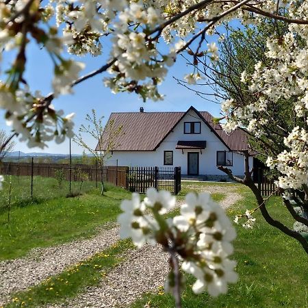 Casuta Din Deal Târgu Neamţ Dış mekan fotoğraf